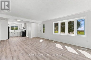 106 WHITES ROAD Quinte West (Sidney Ward) Ontario photo 6