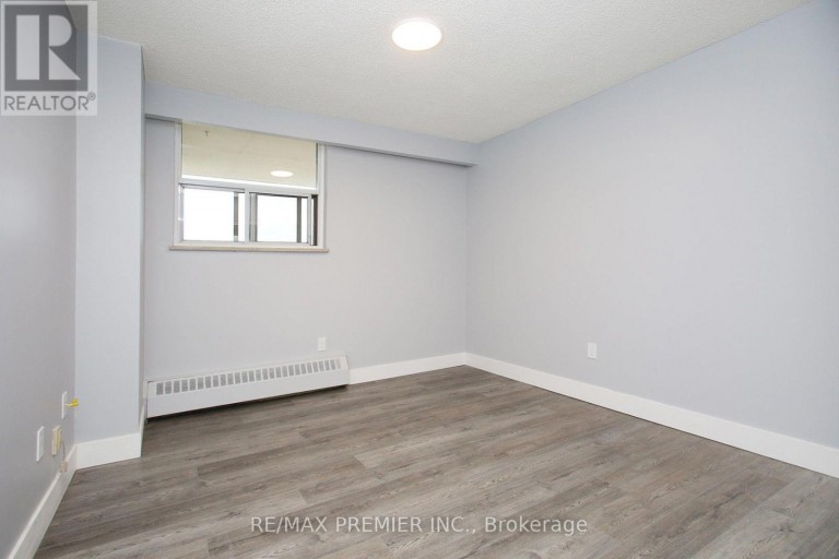 1909 - 390 DIXON ROAD, Toronto (Kingsview Village-The Westway), Ontario, M9R1T4
