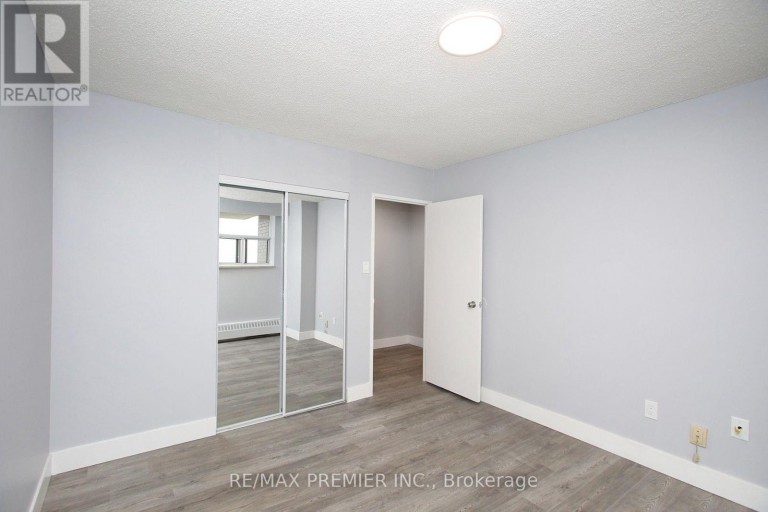 1909 - 390 DIXON ROAD, Toronto (Kingsview Village-The Westway), Ontario, M9R1T4