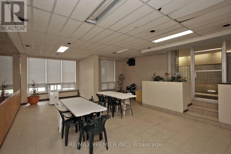 1909 - 390 DIXON ROAD, Toronto (Kingsview Village-The Westway), Ontario, M9R1T4