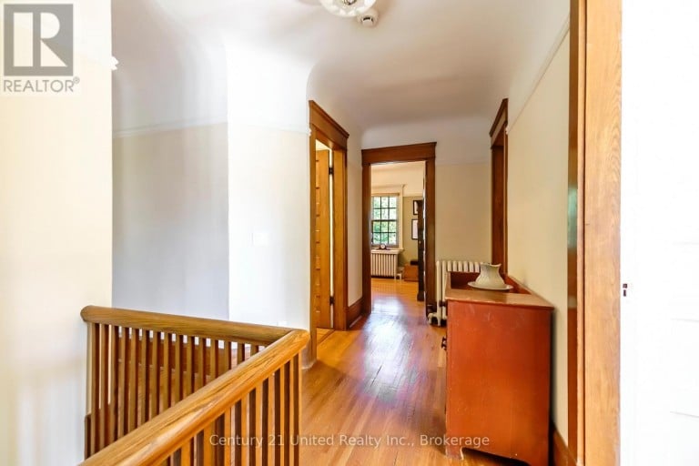 408 BELMONT AVENUE, Peterborough (Town Ward 3), Ontario, K9H4S7