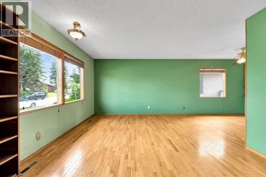 4127 Maryvale Road NE Calgary Alberta photo 5