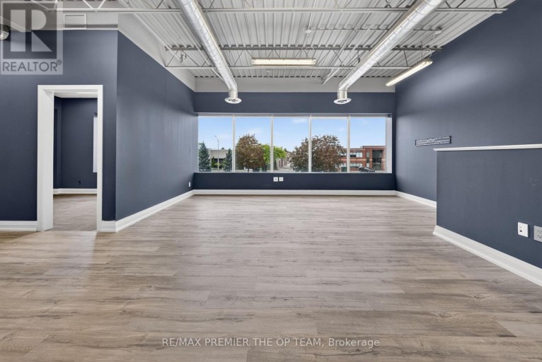 1 & 1A UPPER - 2900 LANGSTAFF ROAD, Vaughan (Concord), Ontario, L4K4R9