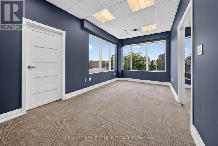 1 & 1A UPPER - 2900 LANGSTAFF ROAD, Vaughan (Concord), Ontario, L4K4R9