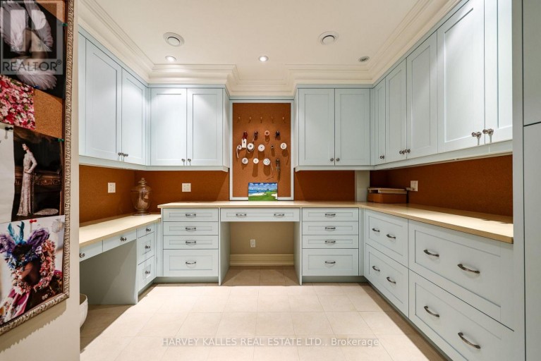 43 THORNBANK ROAD, Vaughan (Uplands), Ontario, L4J2A1