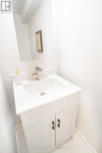 78 BAYWOOD COURT, Markham (Royal Orchard), Ontario, L3T5W3
