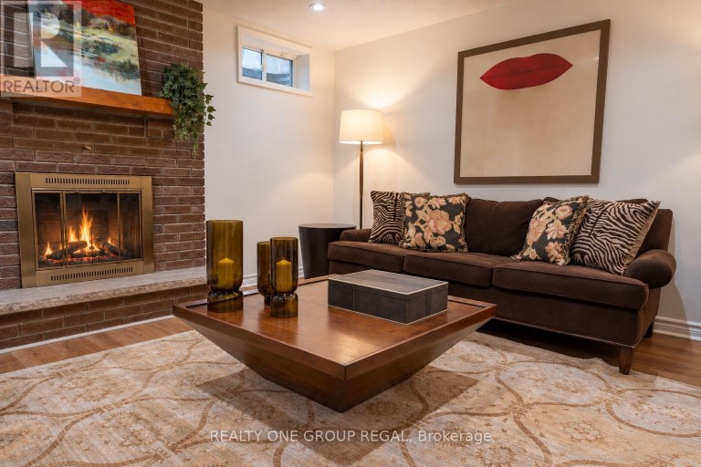 78 BAYWOOD COURT, Markham (Royal Orchard), Ontario, L3T5W3
