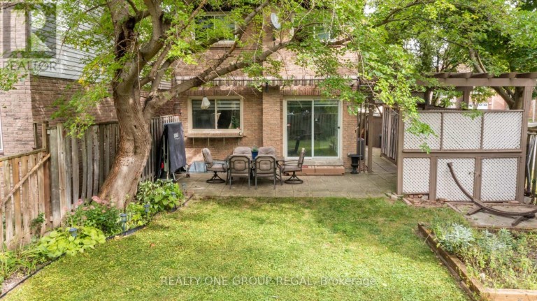 78 BAYWOOD COURT, Markham (Royal Orchard), Ontario, L3T5W3