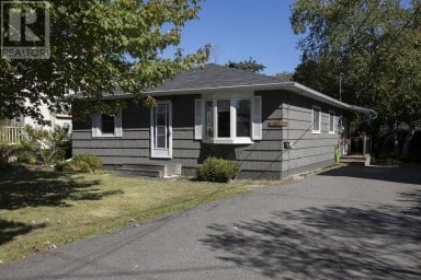 552 Lake ST Sault Ste. Marie Ontario photo 1