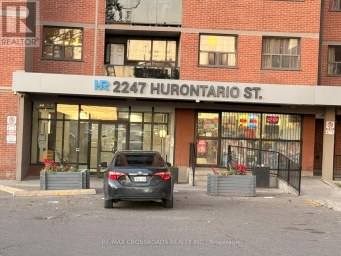 2247 HURONTARIO STREET Mississauga (Cooksville) Ontario photo 1