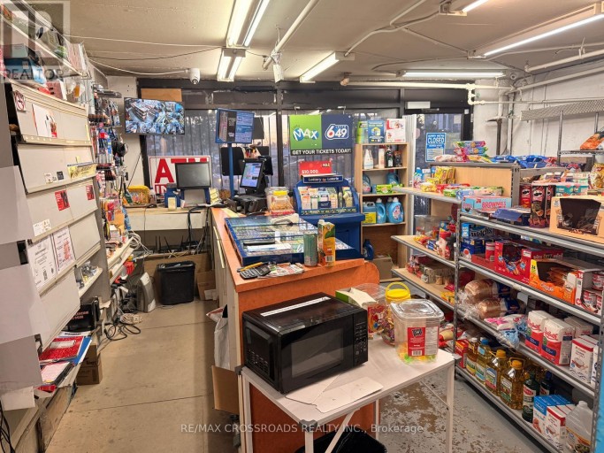 2247 HURONTARIO STREET, Mississauga (Cooksville), Ontario, L5A2G2