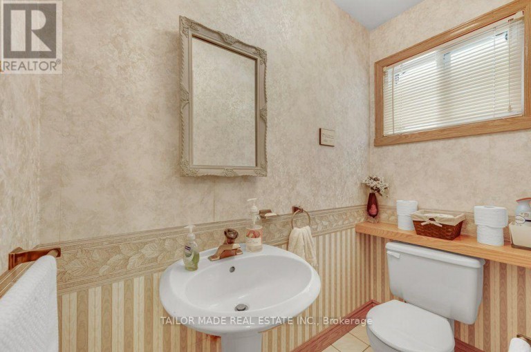 22 GREYSTONE CRESCENT, Brampton (Brampton South), Ontario, L6Y2B3