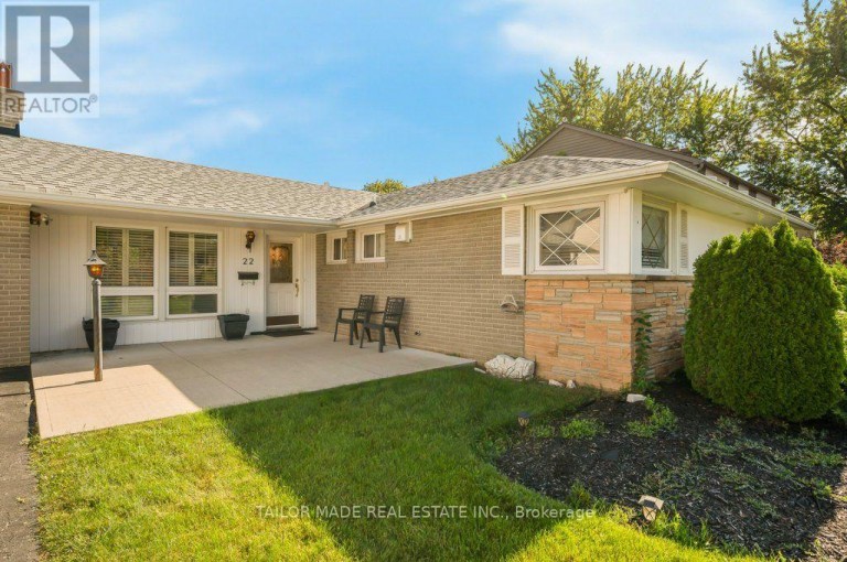 22 GREYSTONE CRESCENT, Brampton (Brampton South), Ontario, L6Y2B3