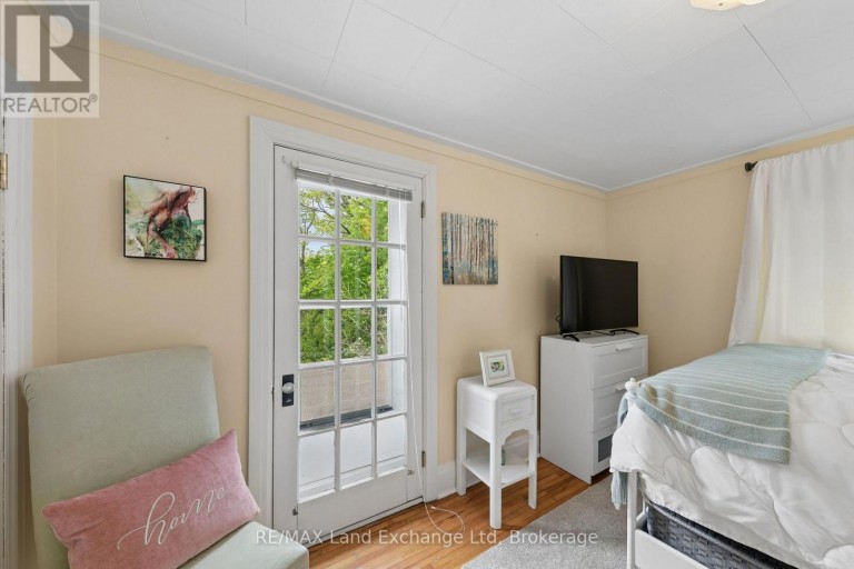 836 VICTORIA STREET, Midland, Ontario, L4R1B6