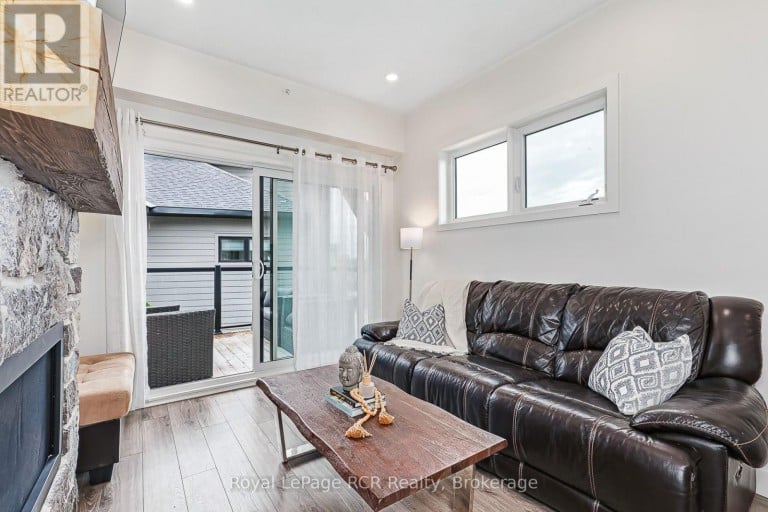 401 - 20 BECKWITH LANE, Blue Mountains, Ontario, L9Y3B6