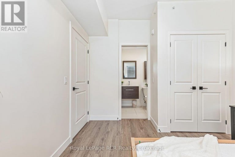401 - 20 BECKWITH LANE, Blue Mountains, Ontario, L9Y3B6