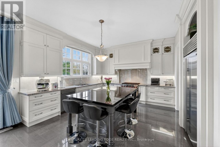 33 STOLLERY POND CRESCENT, Markham (Devil's Elbow), Ontario, L6C1K4