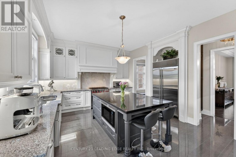 33 STOLLERY POND CRESCENT, Markham (Devil's Elbow), Ontario, L6C1K4