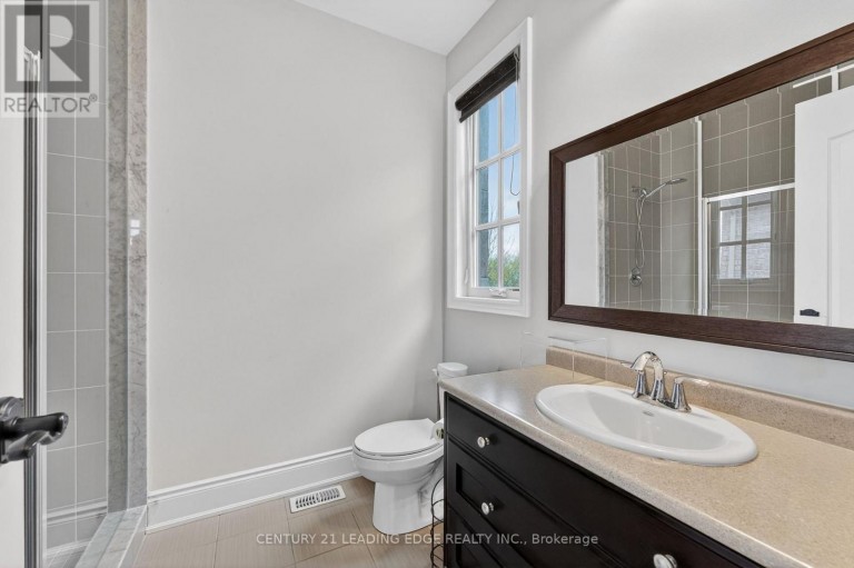 33 STOLLERY POND CRESCENT, Markham (Devil's Elbow), Ontario, L6C1K4