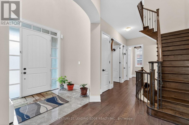33 STOLLERY POND CRESCENT, Markham (Devil's Elbow), Ontario, L6C1K4