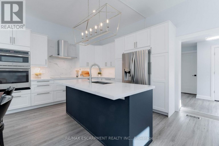 296 KENT CRESCENT, Burlington (Appleby), Ontario, L7L4T1