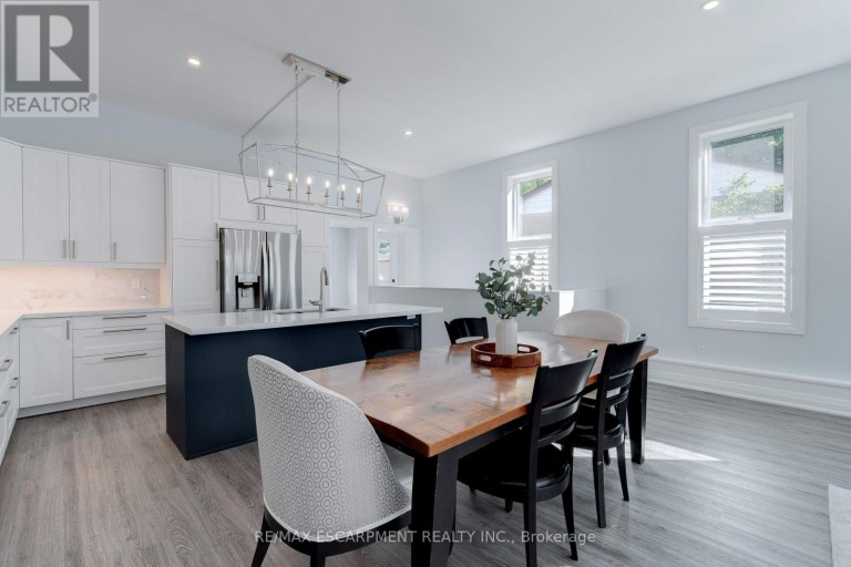 296 KENT CRESCENT, Burlington (Appleby), Ontario, L7L4T1