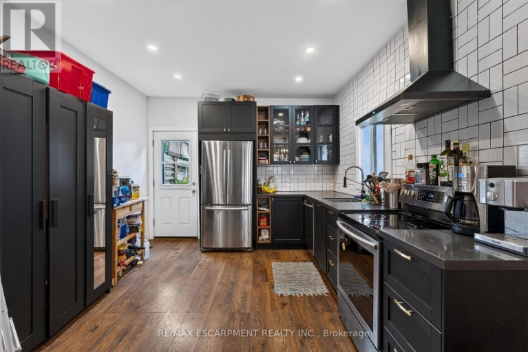 29 SHAW STREET, Hamilton (Industrial Sector), Ontario, L8L3P2