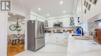 303 HICKORY CIRCLE Oakville (WC Wedgewood Creek) Ontario photo 13