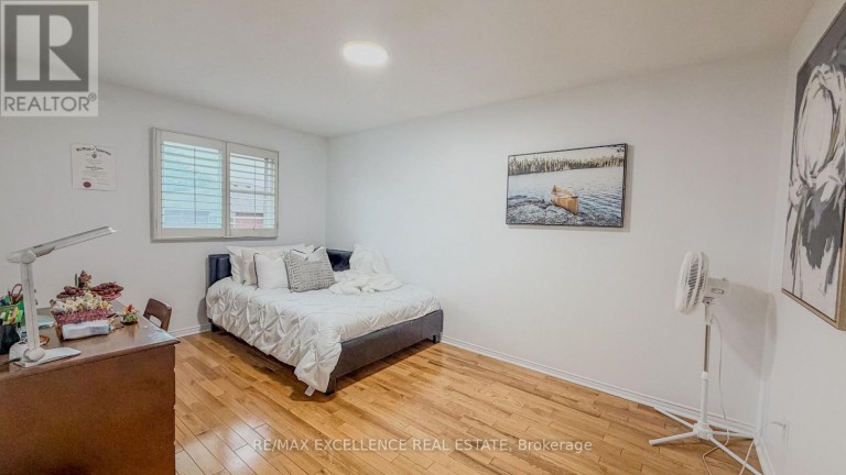 303 HICKORY CIRCLE, Oakville (WC Wedgewood Creek), Ontario, L6H4V3