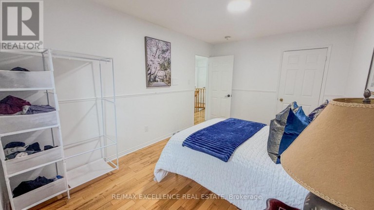 303 HICKORY CIRCLE, Oakville (WC Wedgewood Creek), Ontario, L6H4V3