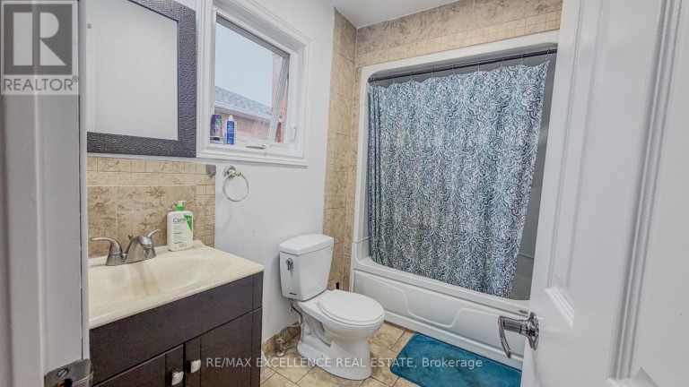 303 HICKORY CIRCLE, Oakville (WC Wedgewood Creek), Ontario, L6H4V3