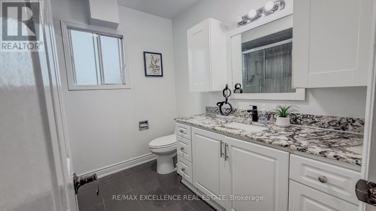 303 HICKORY CIRCLE, Oakville (WC Wedgewood Creek), Ontario, L6H4V3