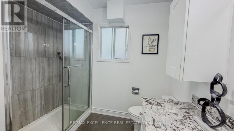 303 HICKORY CIRCLE, Oakville (WC Wedgewood Creek), Ontario, L6H4V3