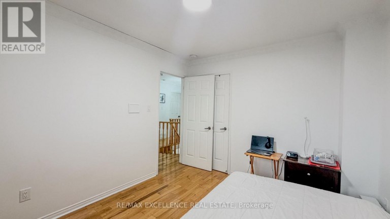 303 HICKORY CIRCLE, Oakville (WC Wedgewood Creek), Ontario, L6H4V3