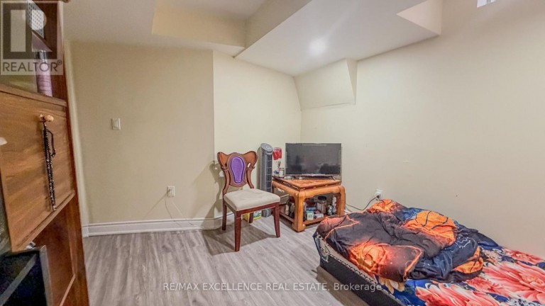 303 HICKORY CIRCLE, Oakville (WC Wedgewood Creek), Ontario, L6H4V3