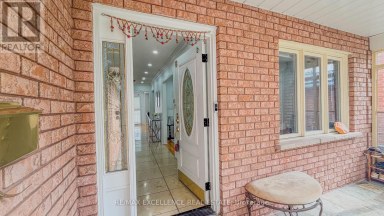 303 HICKORY CIRCLE Oakville (WC Wedgewood Creek) Ontario photo 3
