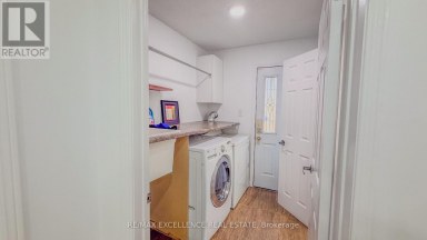 303 HICKORY CIRCLE Oakville (WC Wedgewood Creek) Ontario photo 7