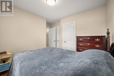309 BALDWIN STREET Oshawa (Donevan) Ontario photo 18