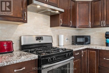 309 BALDWIN STREET Oshawa (Donevan) Ontario photo 6