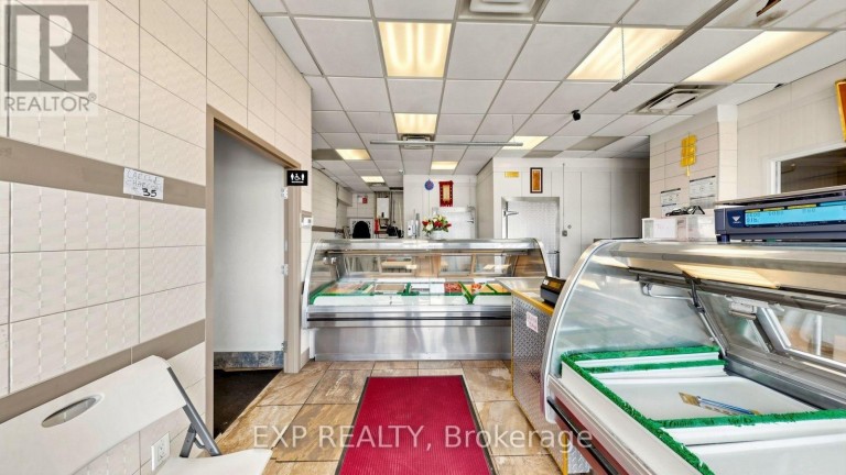 8 - 12960 YONGE STREET, Richmond Hill (Oak Ridges), Ontario, L4E3K2