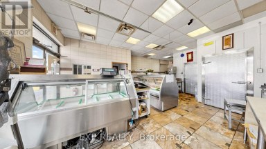 8 - 12960 YONGE STREET Richmond Hill (Oak Ridges) Ontario photo 8