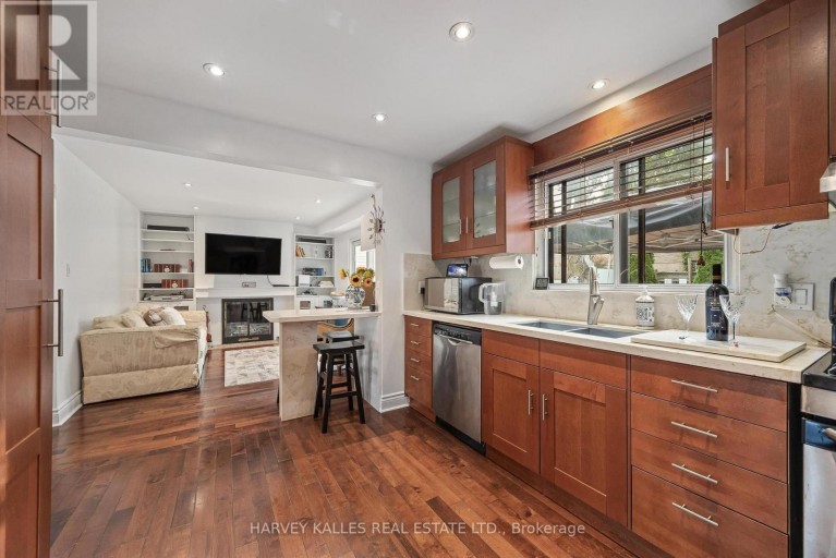 221 SNOWSHOE CRESCENT, Markham (German Mills), Ontario, L3T4N2
