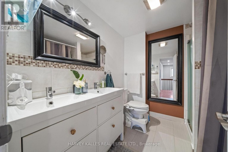 221 SNOWSHOE CRESCENT, Markham (German Mills), Ontario, L3T4N2