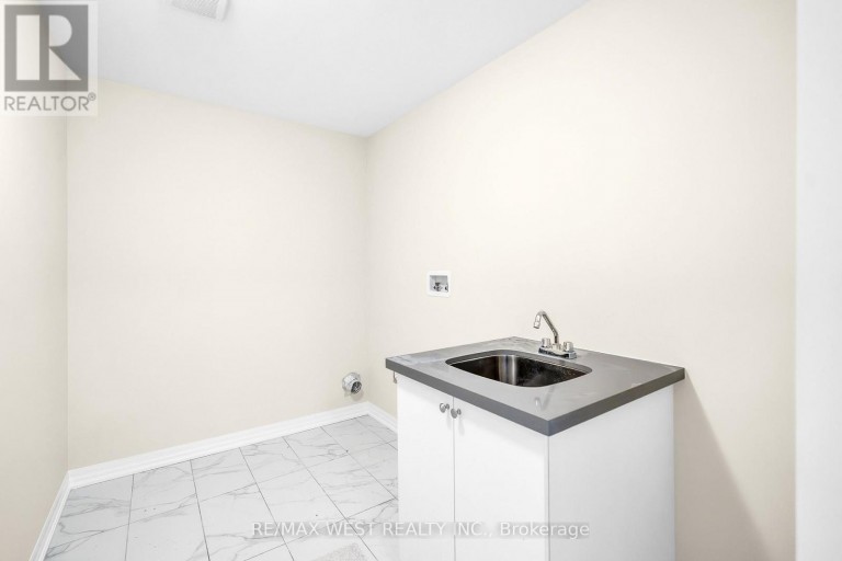 43 ED EWERT AVENUE, Clarington (Newcastle), Ontario, L1B0W7
