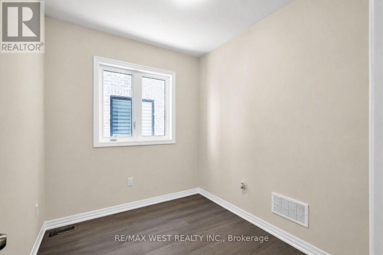 43 ED EWERT AVENUE, Clarington (Newcastle), Ontario, L1B0W7