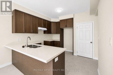 43 ED EWERT AVENUE Clarington (Newcastle) Ontario photo 4