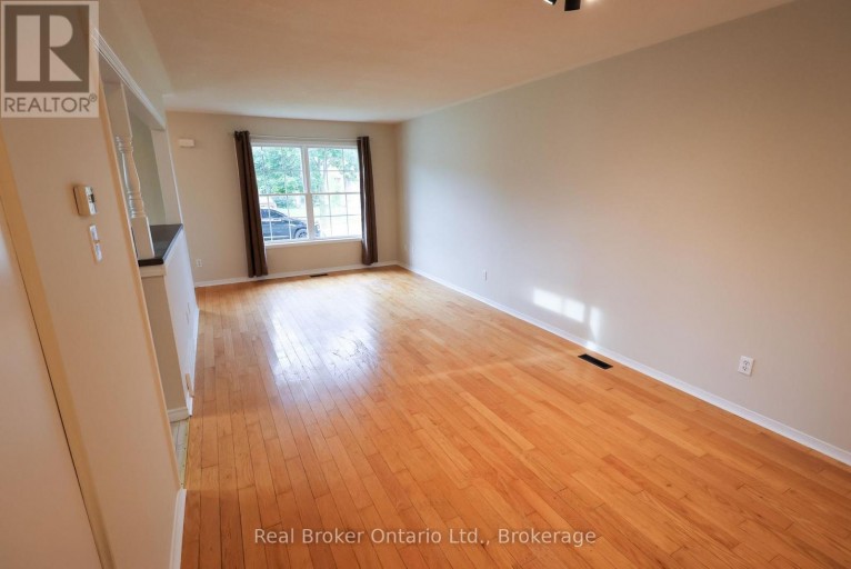 342 FLEMING DRIVE, London East (East D), Ontario, N5V4Y6