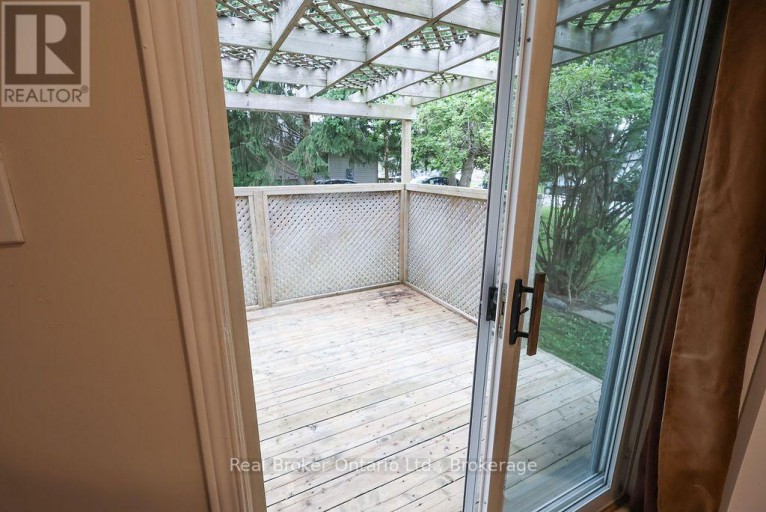 342 FLEMING DRIVE, London East (East D), Ontario, N5V4Y6