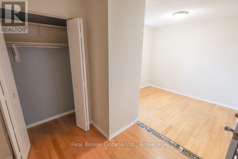 342 FLEMING DRIVE, London East (East D), Ontario, N5V4Y6