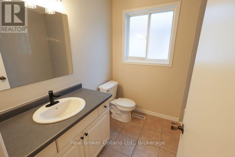 342 FLEMING DRIVE, London East (East D), Ontario, N5V4Y6